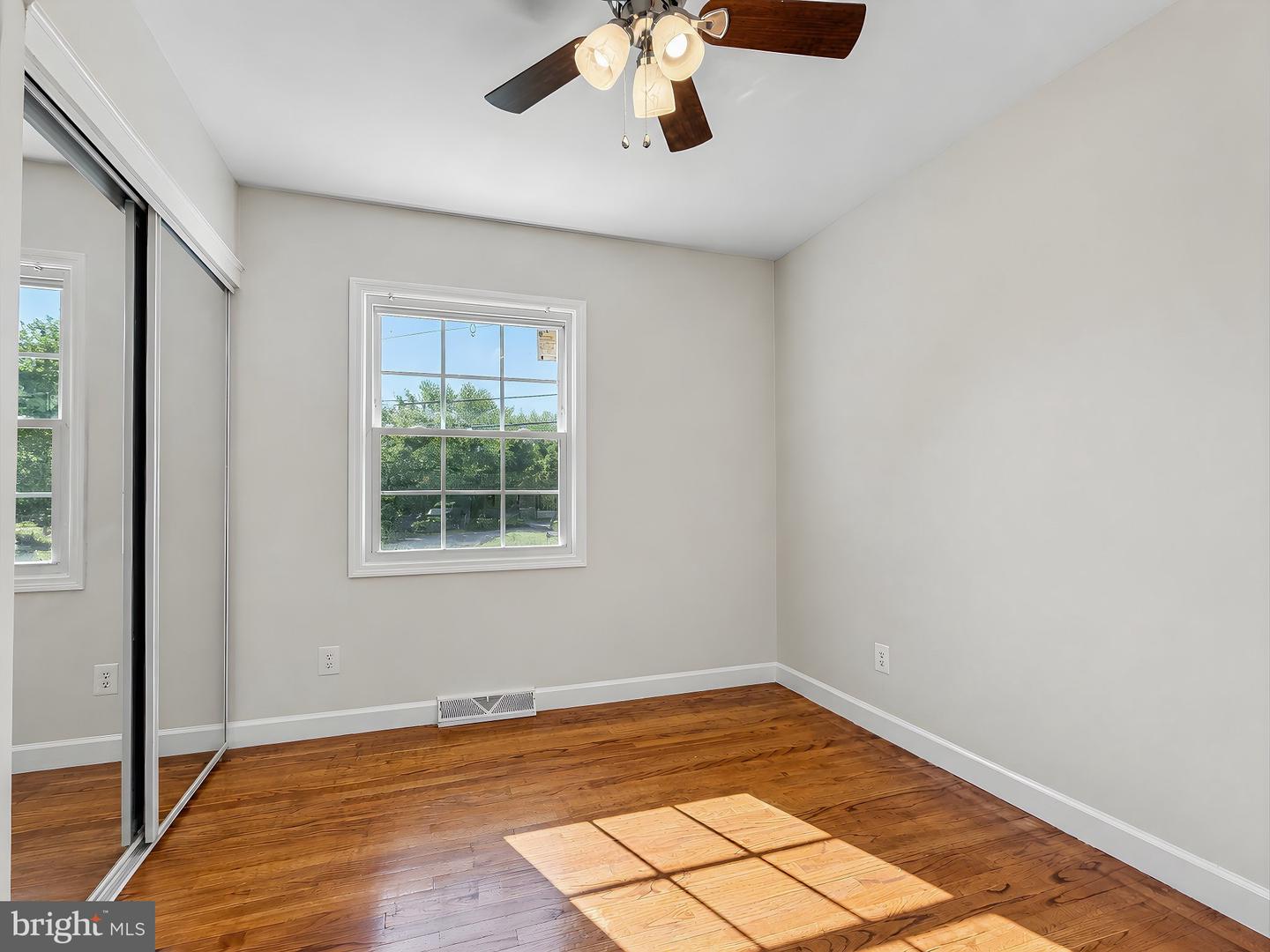 22712 Parkview Dr Property Photo 43