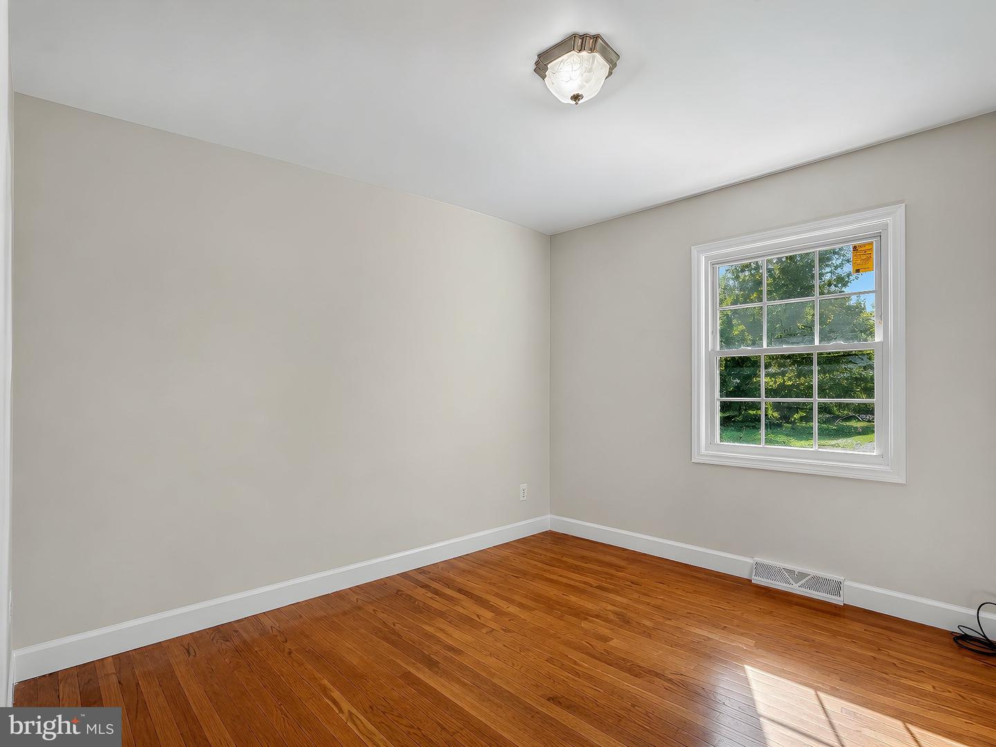 22712 Parkview Dr Property Photo 48