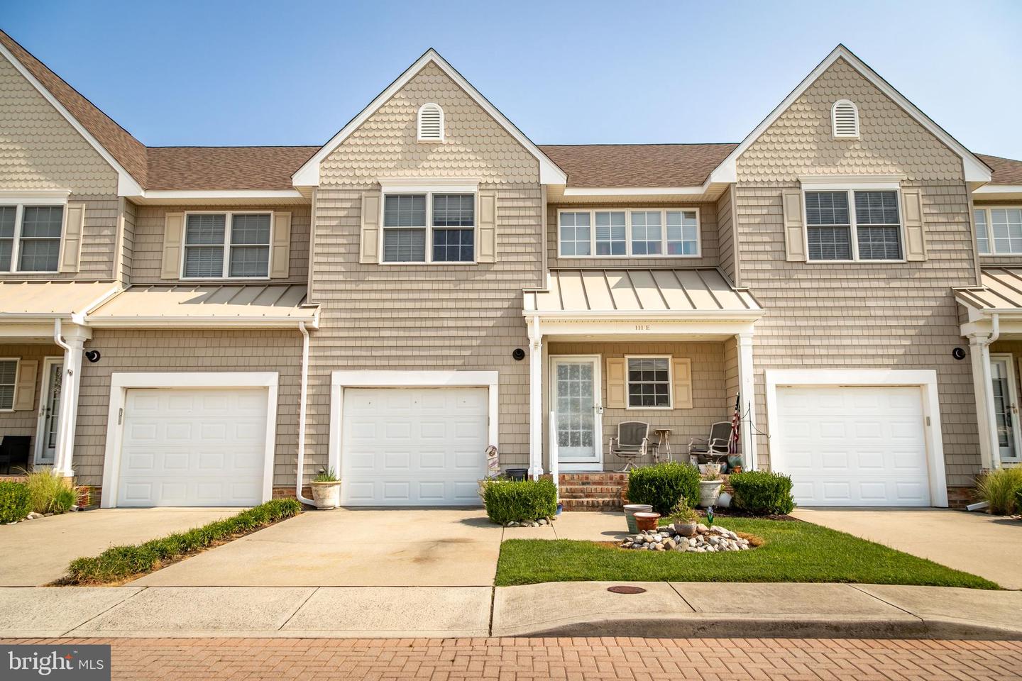 111 Sunset Cir #111e Property Photo 2