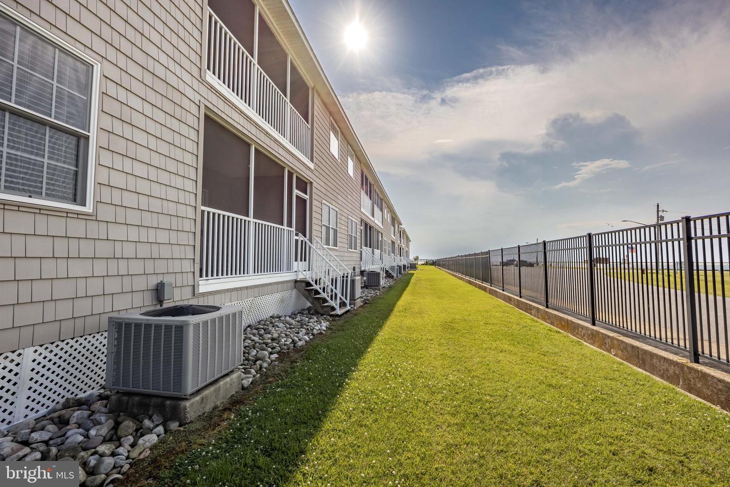 111 Sunset Cir #111e Property Photo 54