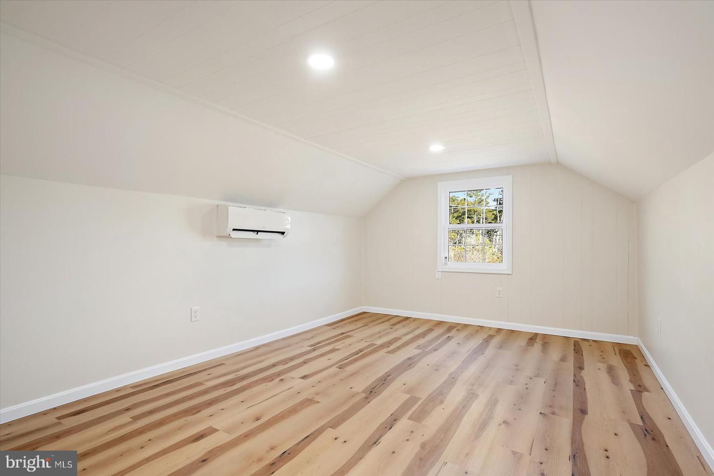 277 S Somerset Ave Property Photo 35