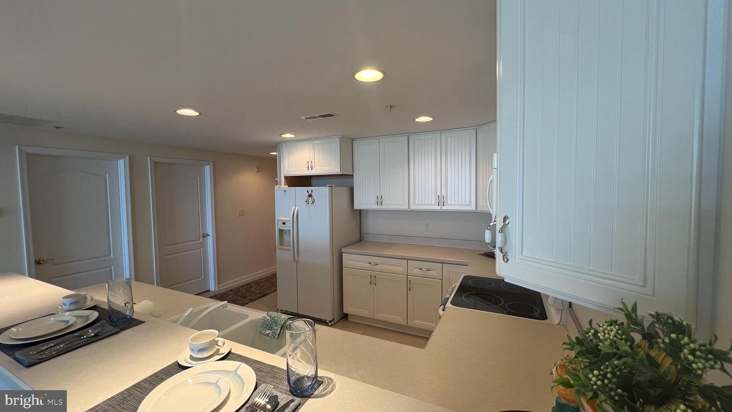 103 Williams St #416 Property Photo 13