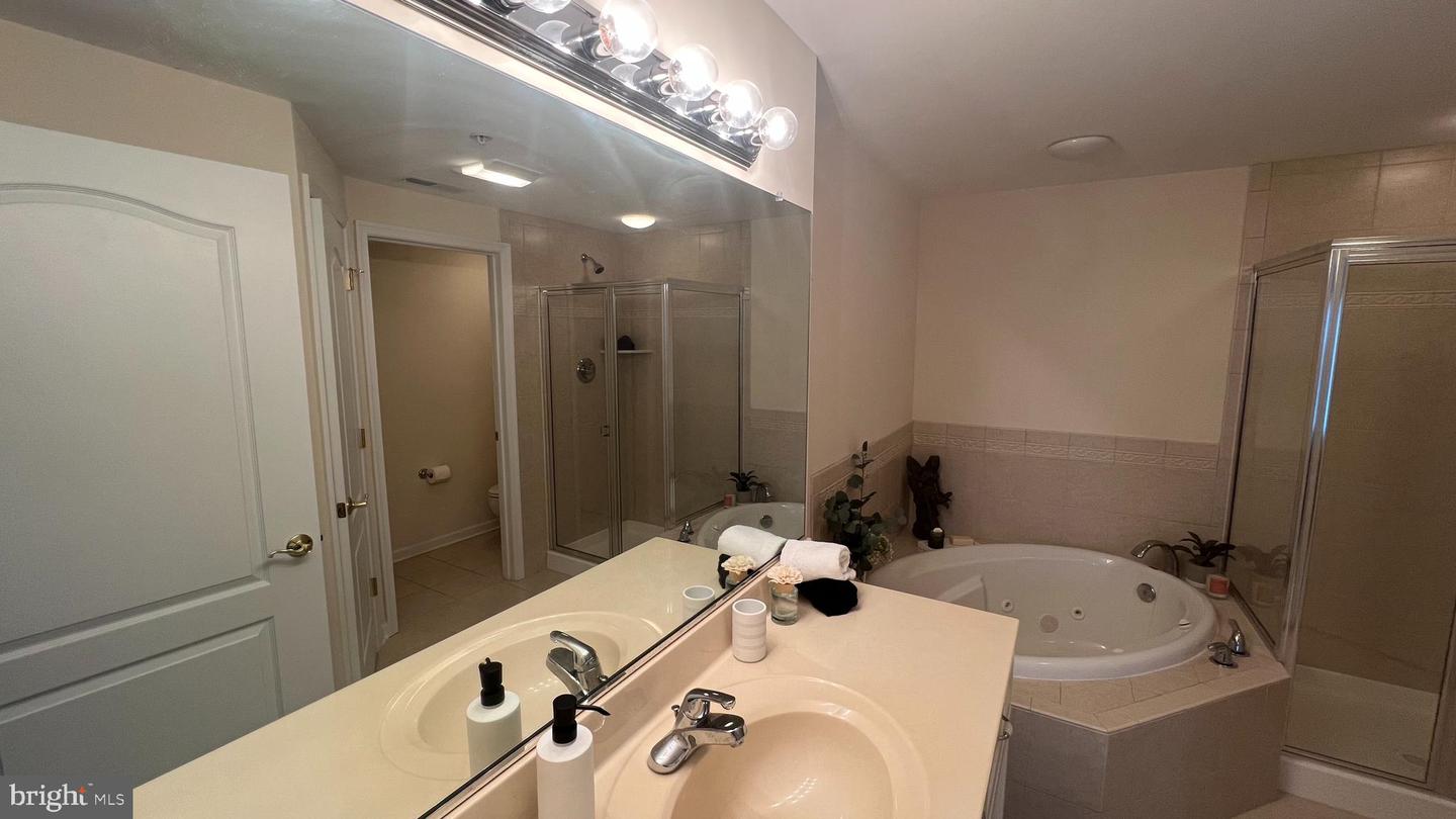 103 Williams St #416 Property Photo 16