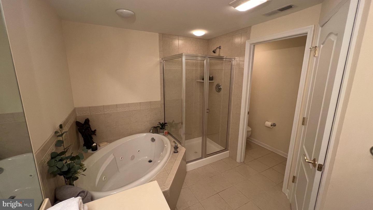 103 Williams St #416 Property Photo 17