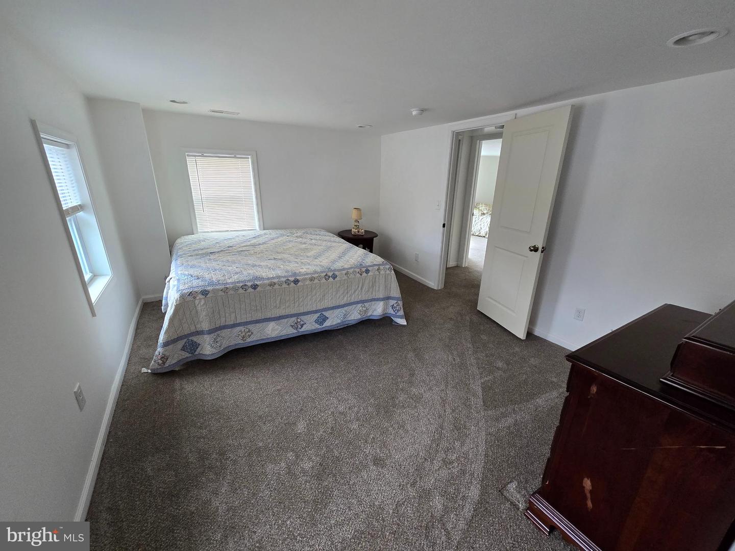 25 W Chesapeake Ave Property Photo 12