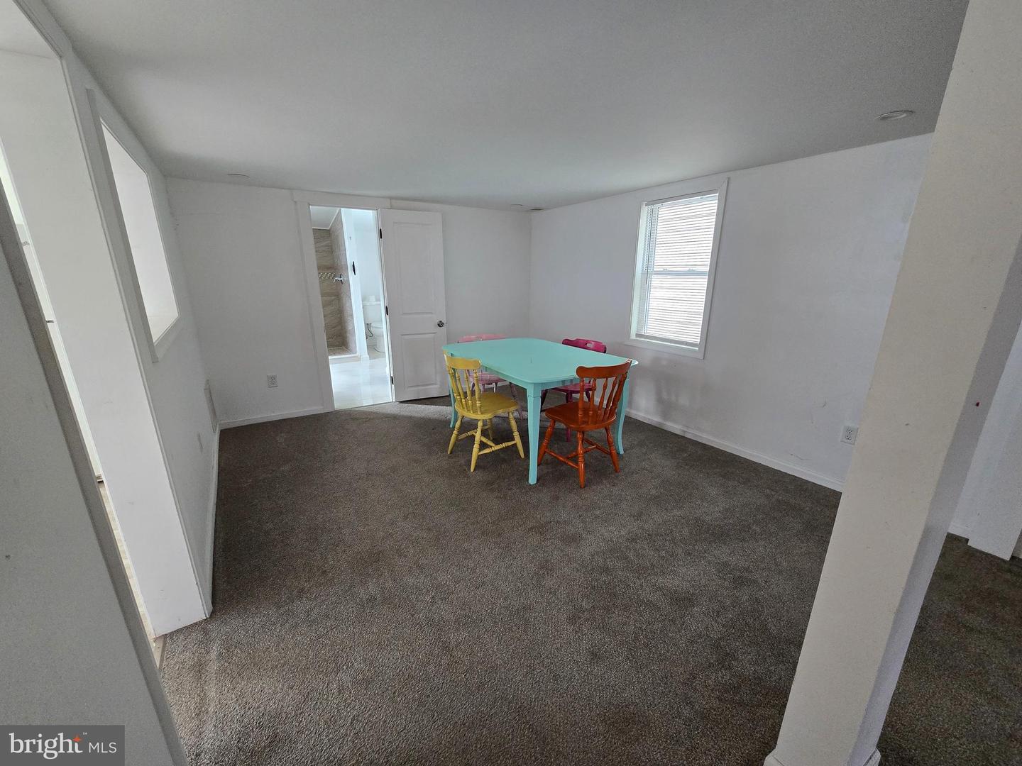 25 W Chesapeake Ave Property Photo 24