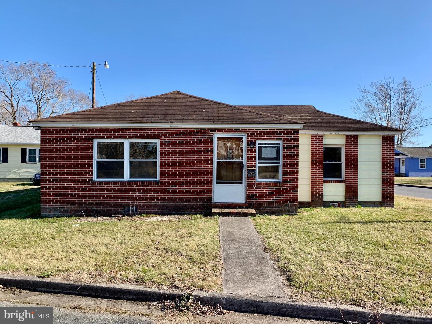 30749 Hampden Ave Property Photo
