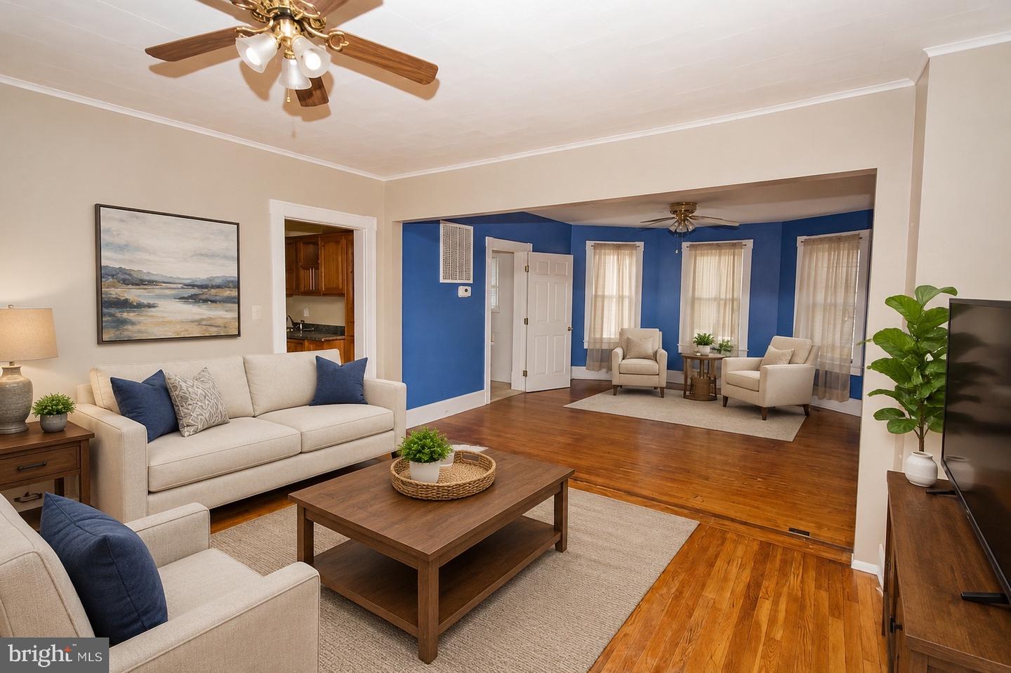30432 Oak St Property Photo 4