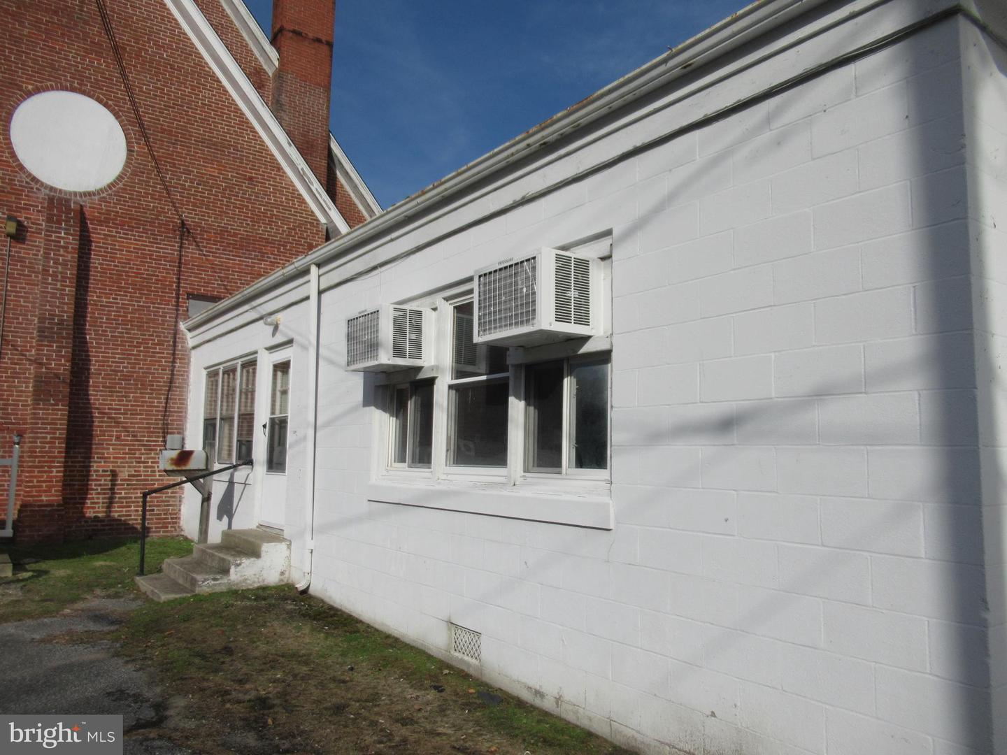39 W Main St Property Photo 15