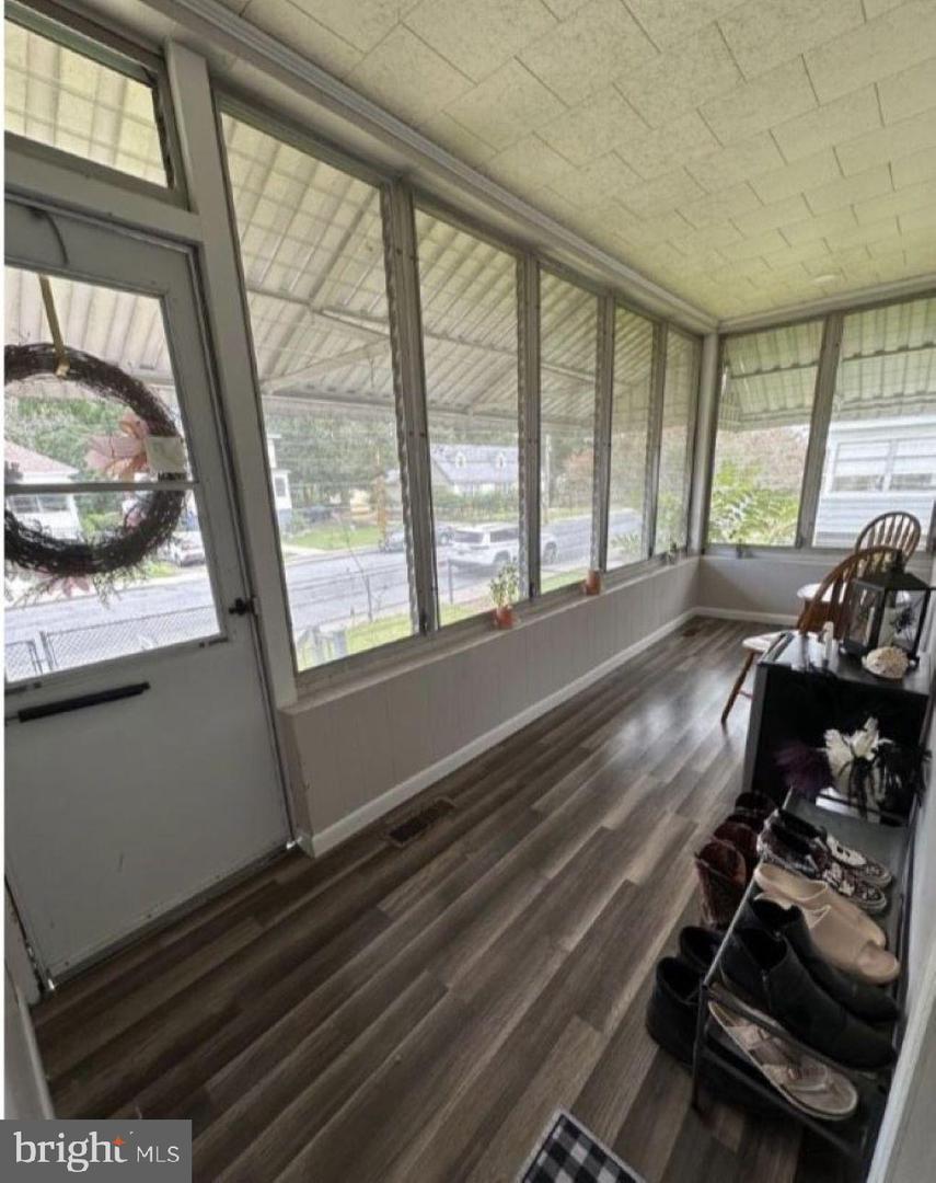 409 Myrtle St Property Photo 2