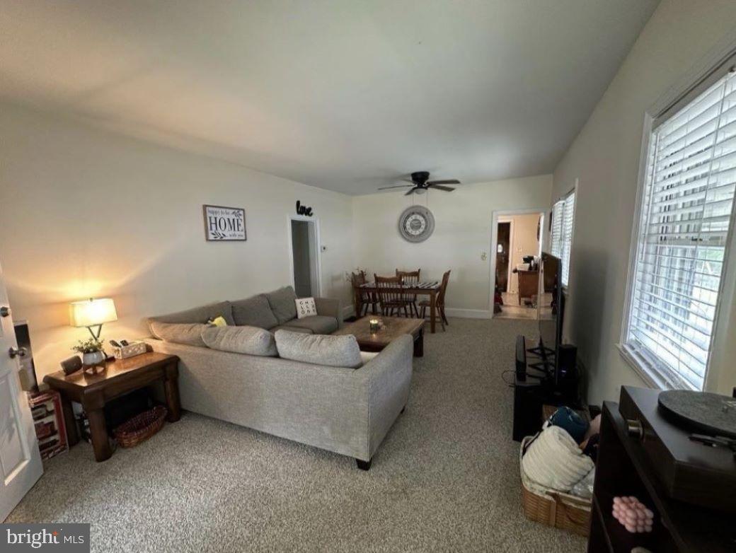 409 Myrtle St Property Photo 4
