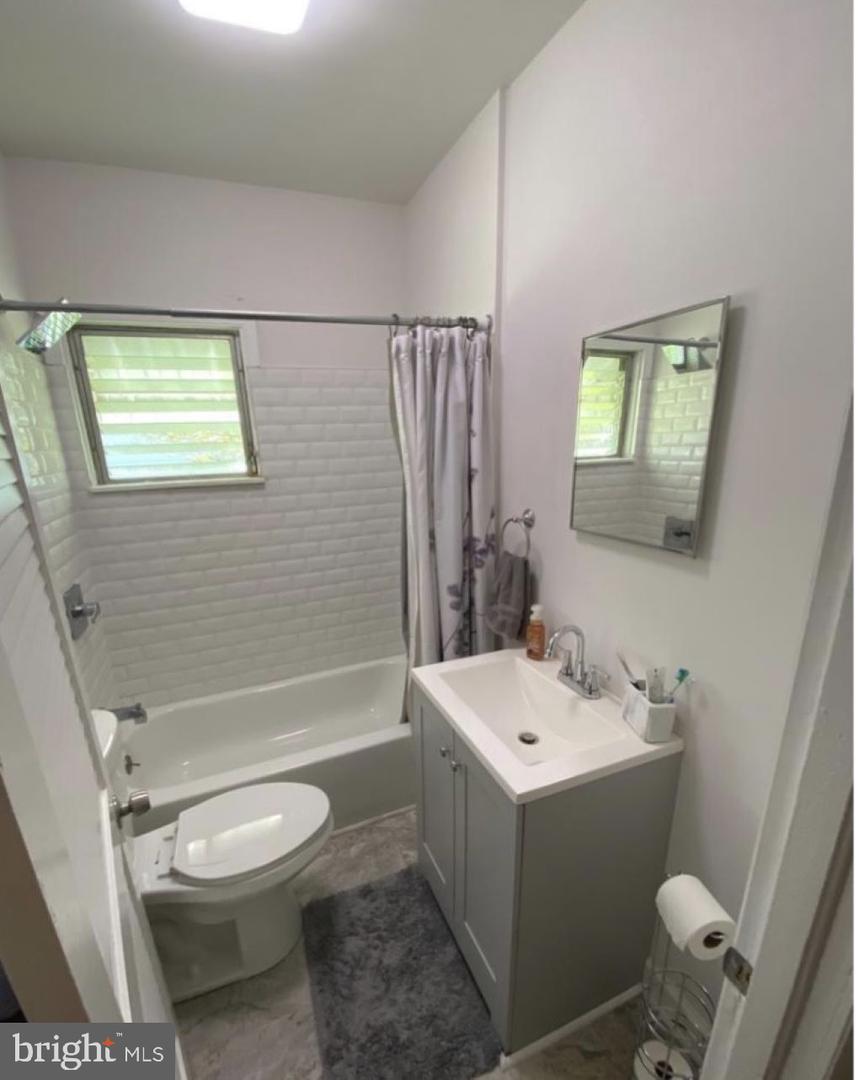 409 Myrtle St Property Photo 16