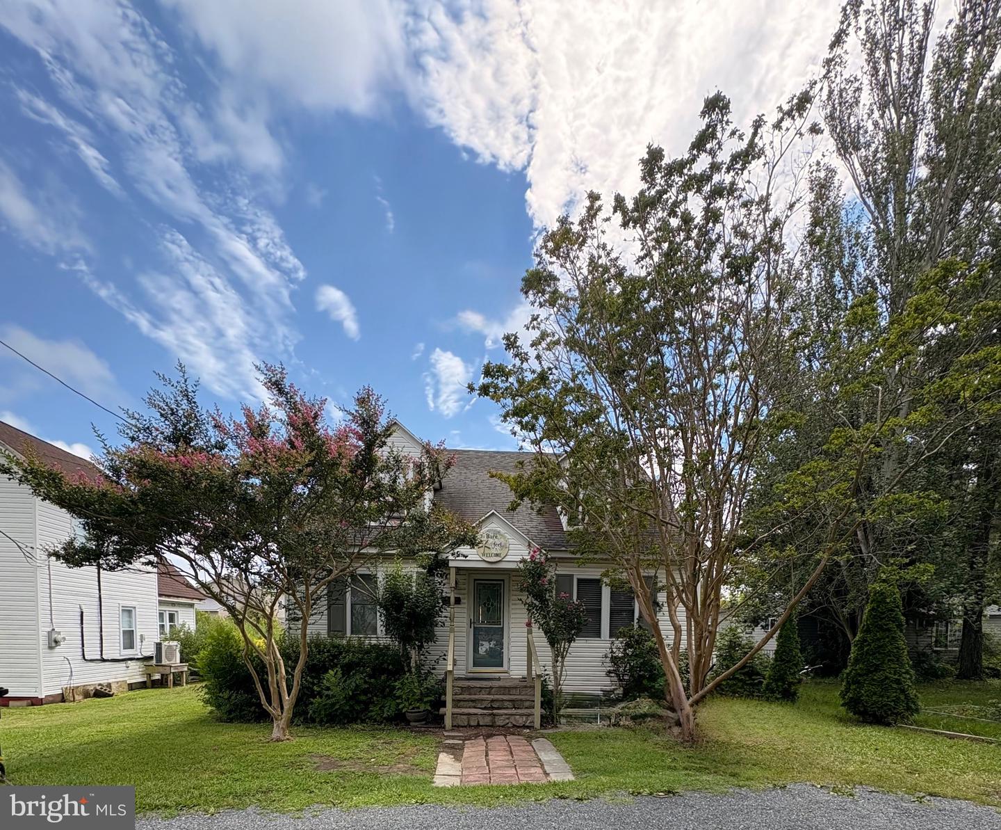 20809 Severn Rd Property Photo 1