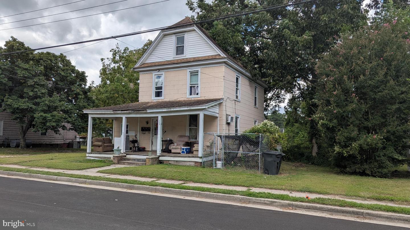 11528 Beckford Ave Property Photo 1