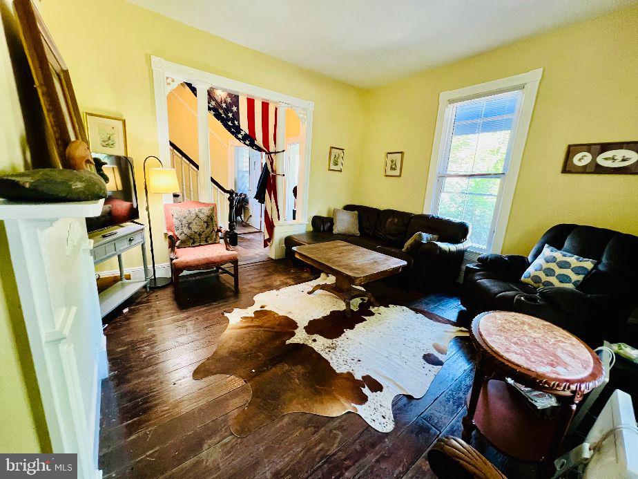 232 N Somerset Ave Property Photo 4