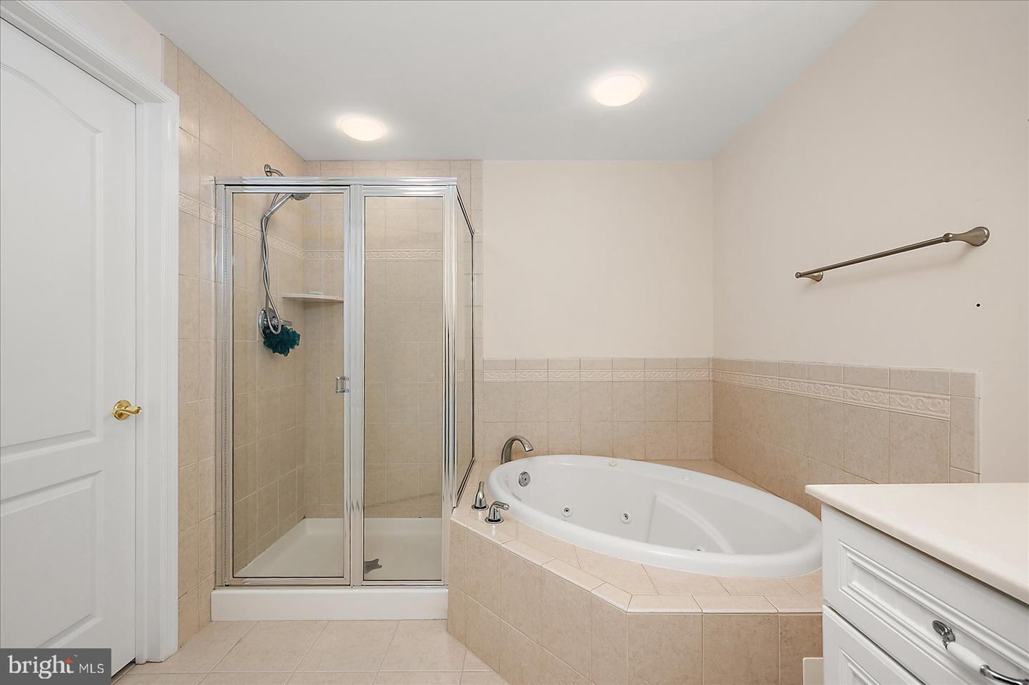 103 Williams St #517 Property Photo 24