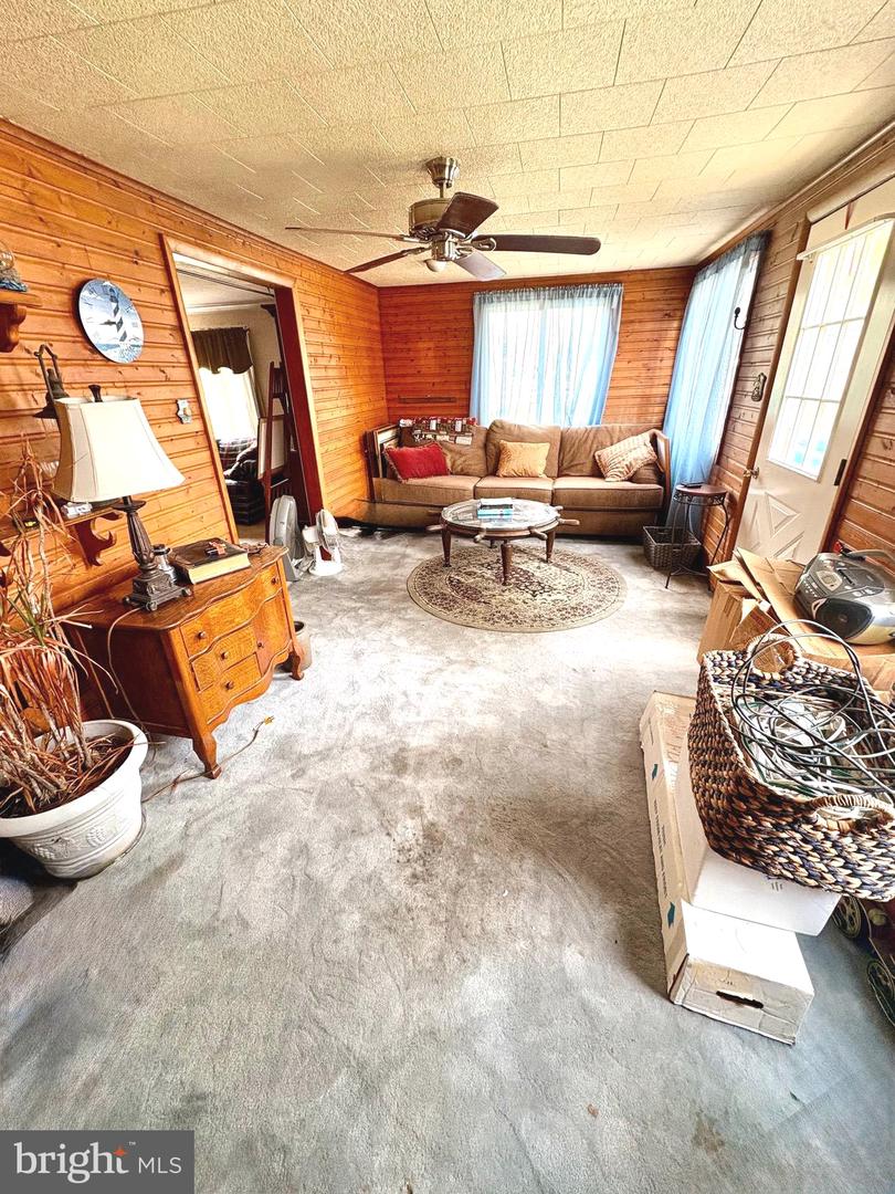 21162 Tuff St Property Photo 5