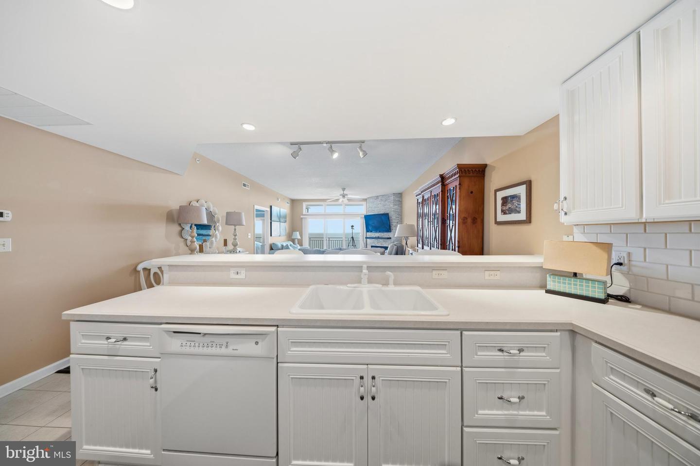 103 Williams St #413 Property Photo 14