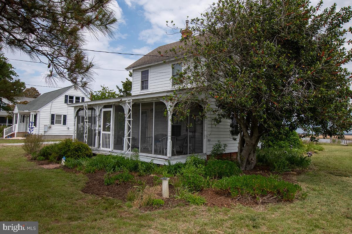 25678 Frenchtown Rd Property Photo 3