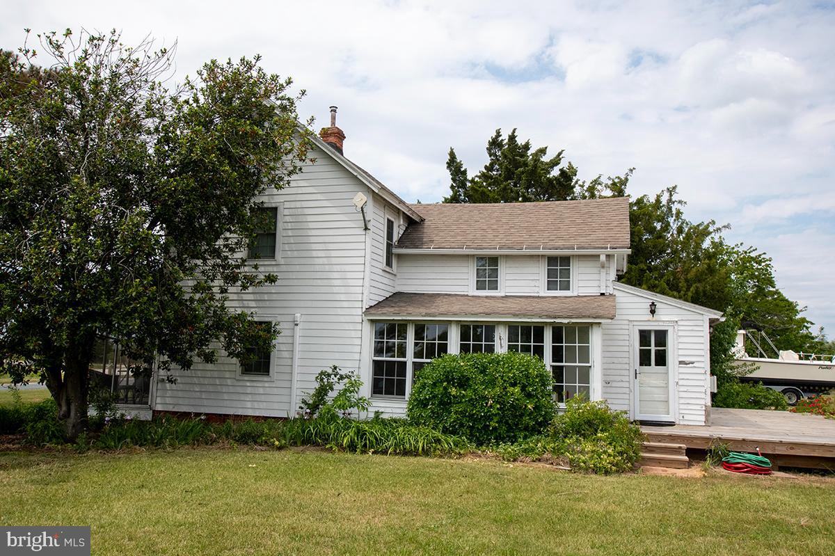 25678 Frenchtown Rd Property Photo 4