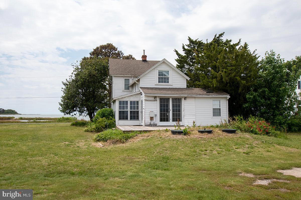 25678 Frenchtown Rd Property Photo 5