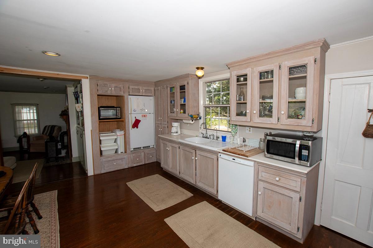 25678 Frenchtown Rd Property Photo 11