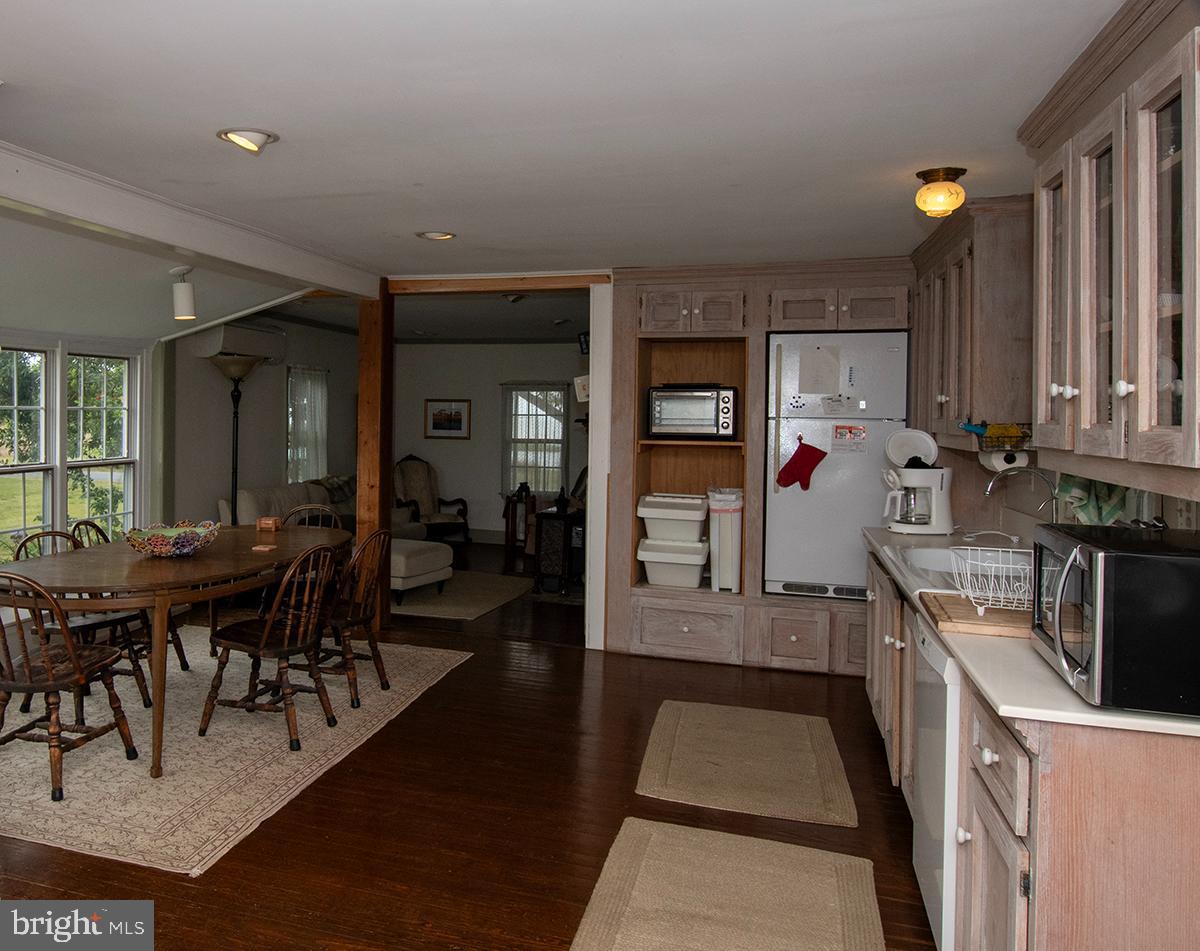25678 Frenchtown Rd Property Photo 13