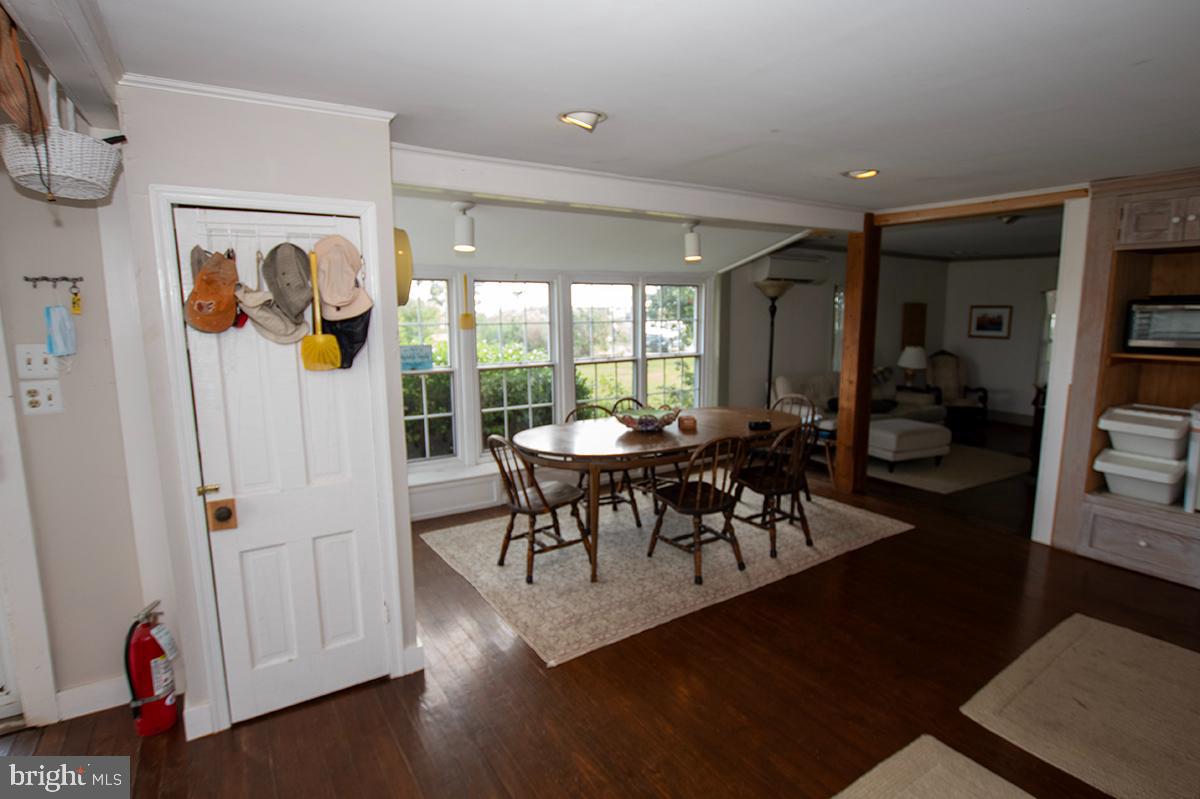 25678 Frenchtown Rd Property Photo 14