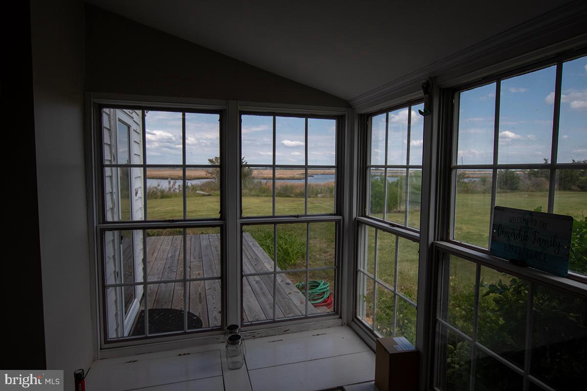 25678 Frenchtown Rd Property Photo 16