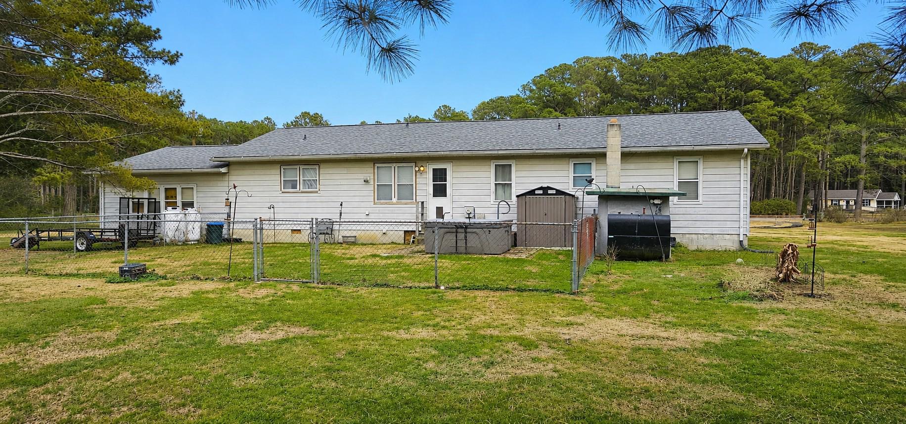27351 Phoenix Church Rd Property Photo 3