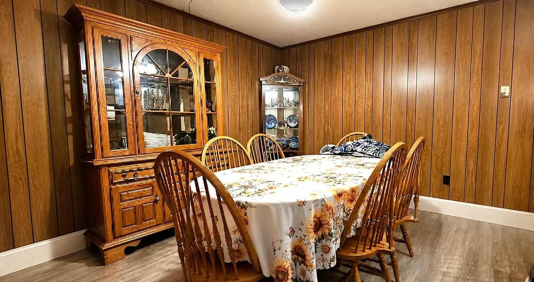 27351 Phoenix Church Rd Property Photo 5