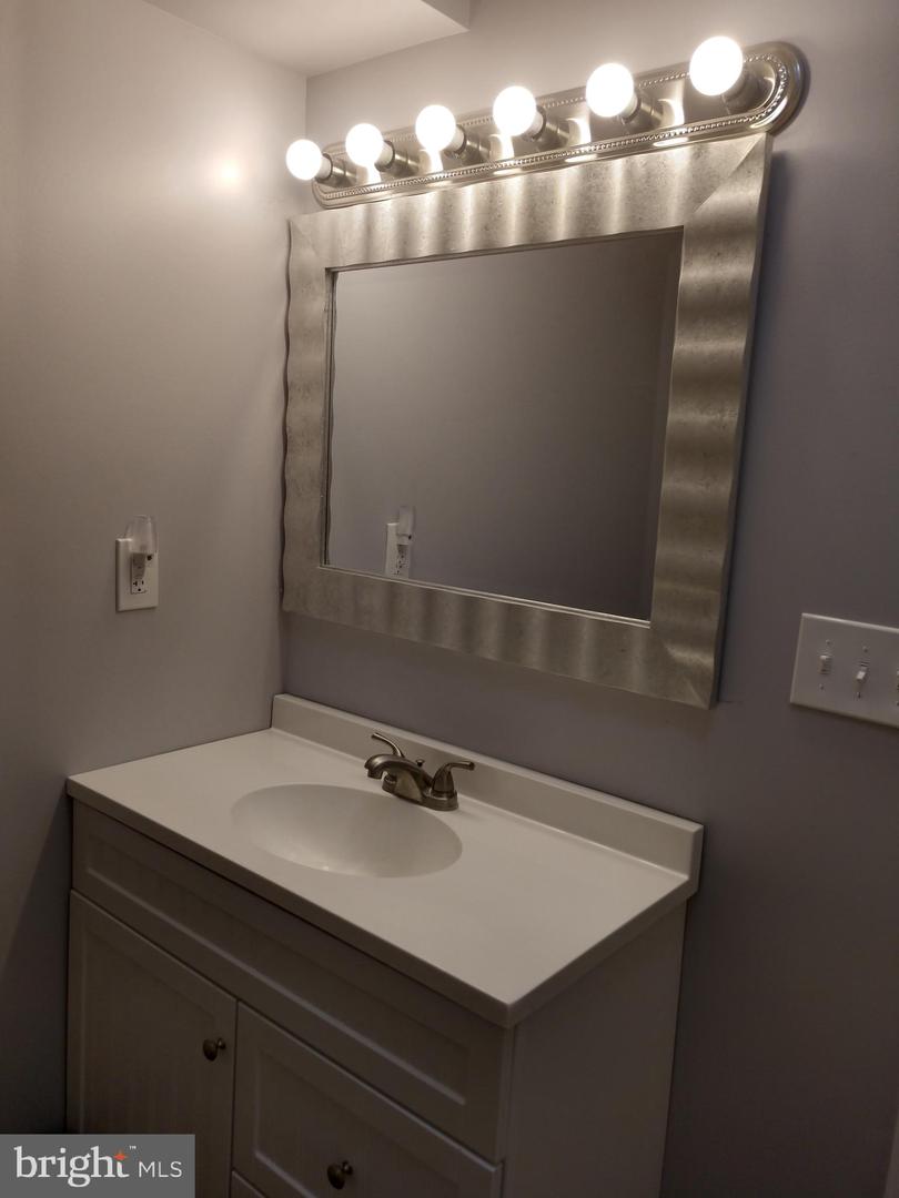 5757 Dockside Lane Property Photo 9