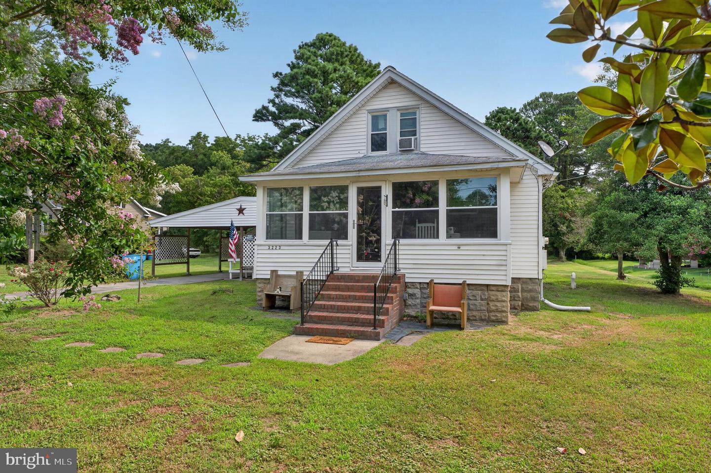 3223 Lawsonia Rd Property Photo 1
