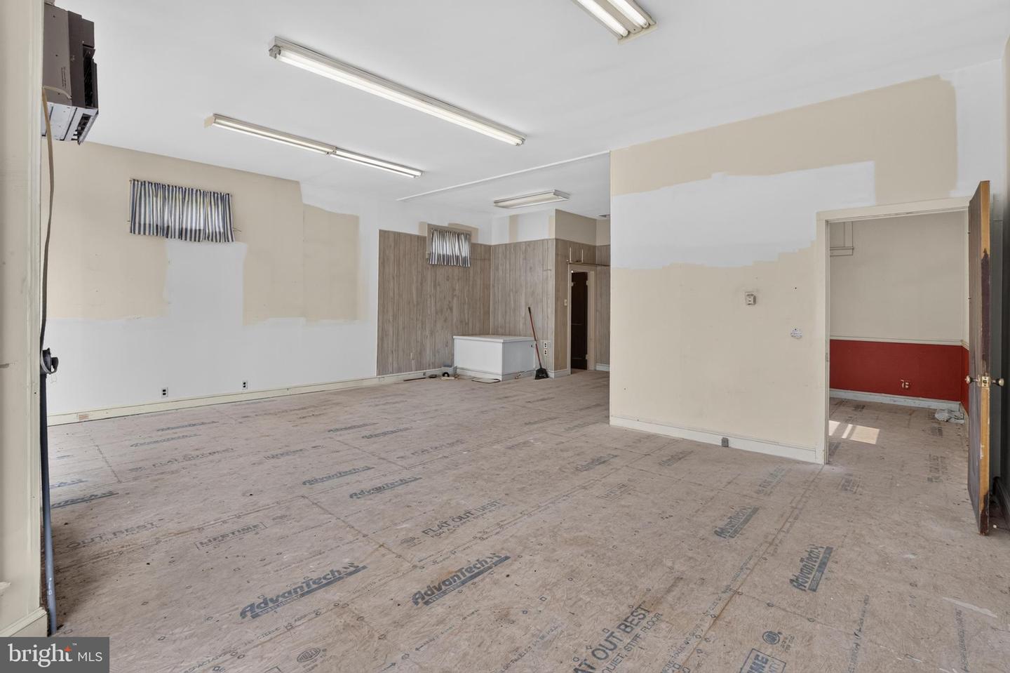 34082 Market St Property Photo 7