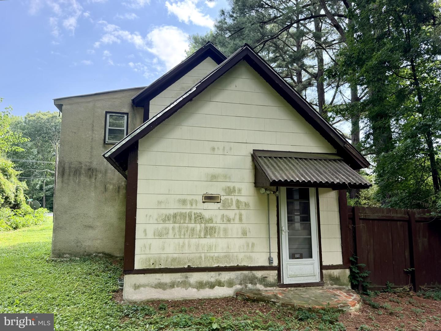 27834 Fairmount Property Photo 2