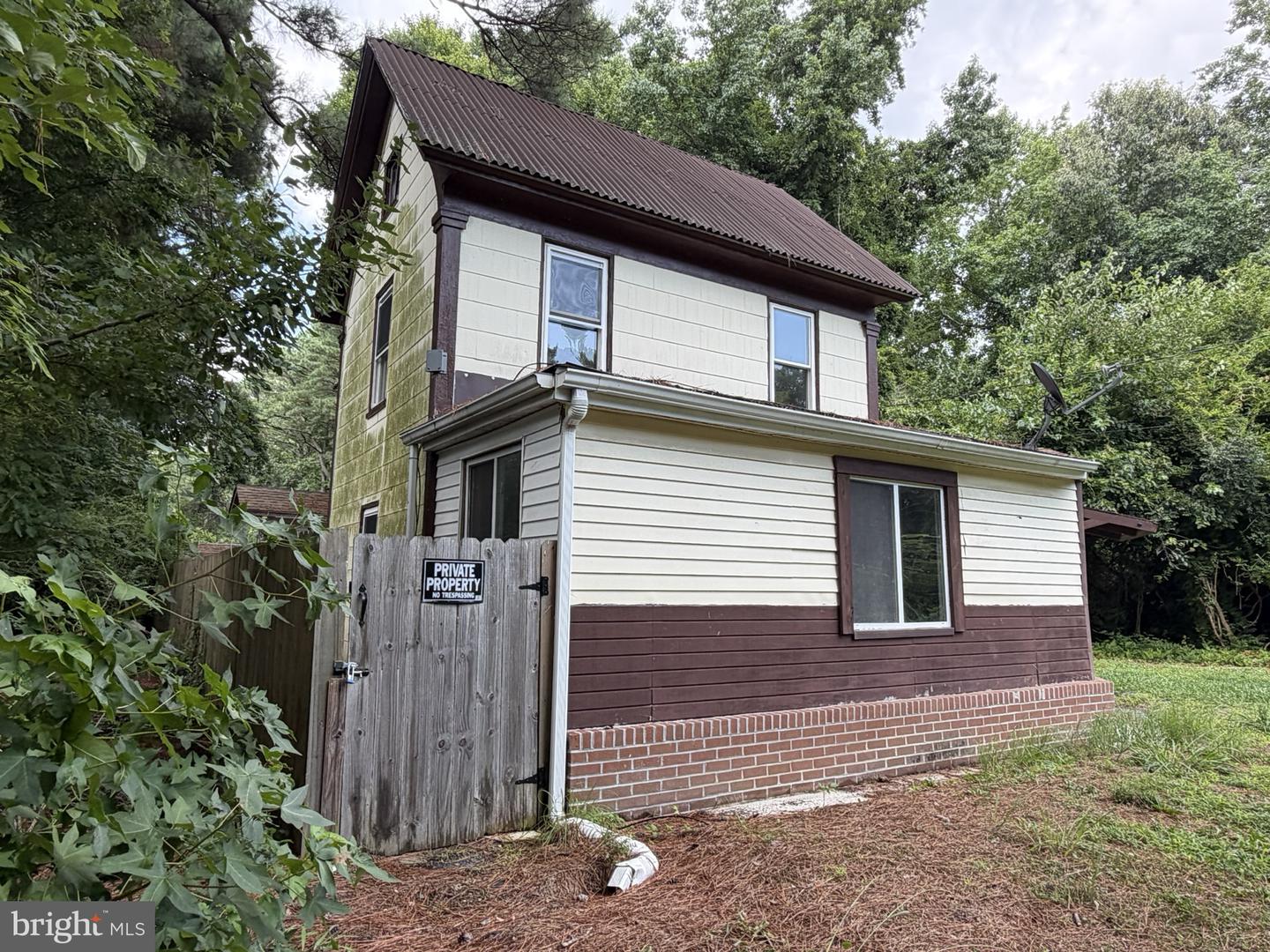 27834 Fairmount Property Photo 3