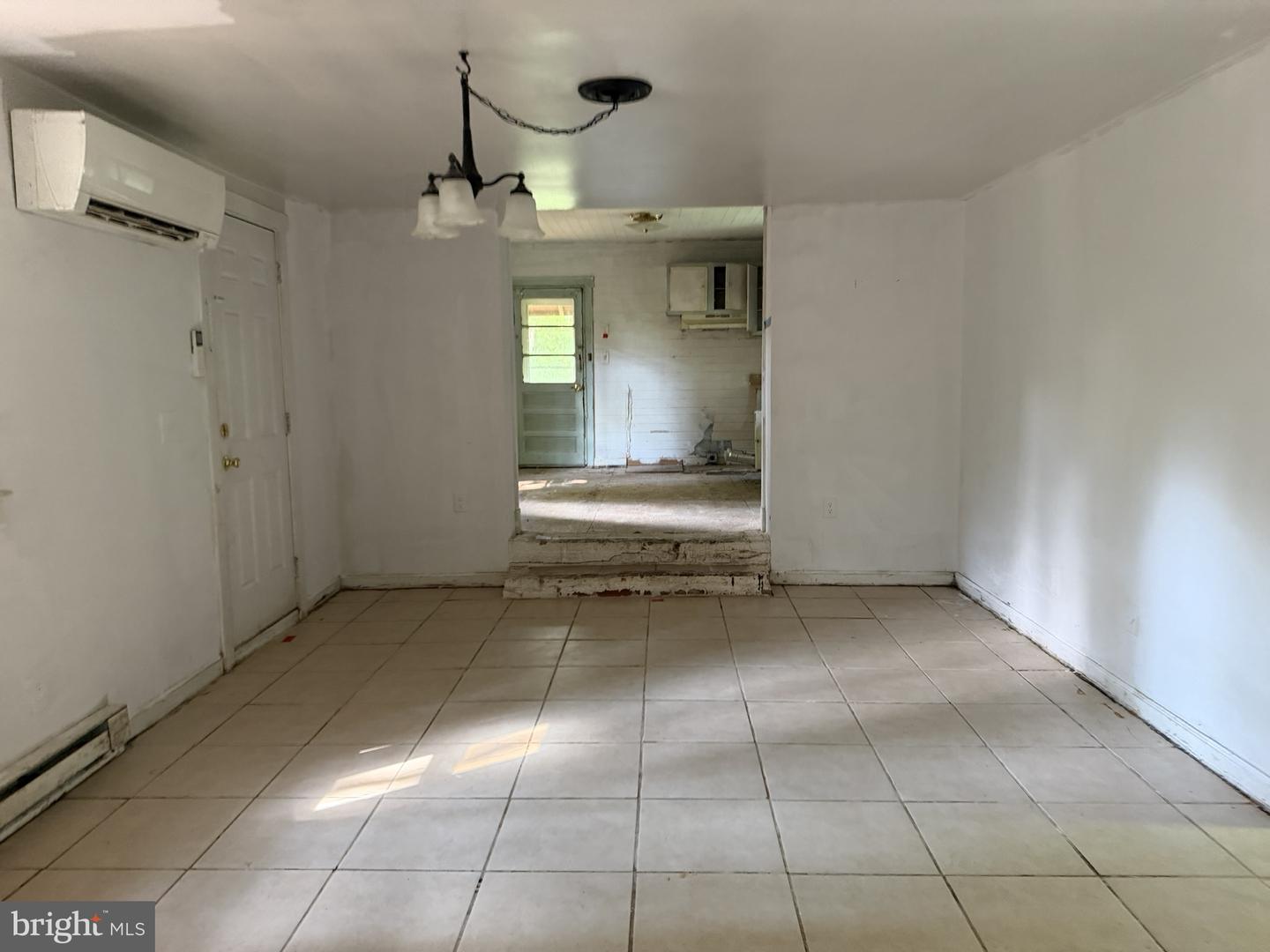 27834 Fairmount Property Photo 9