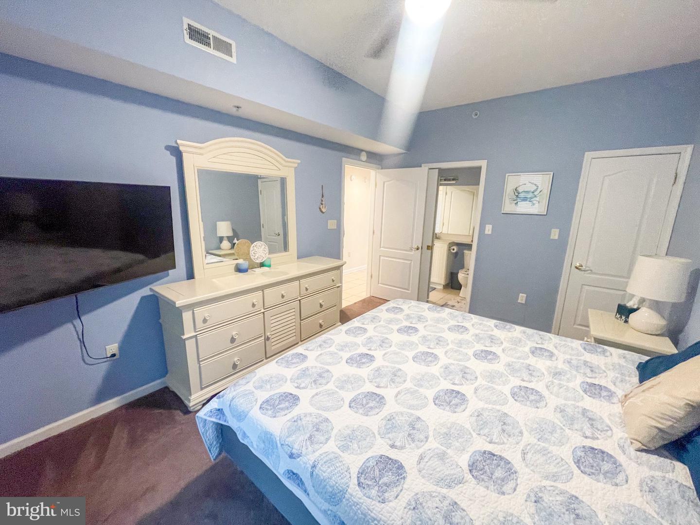 103 Williams St #615 Property Photo 6