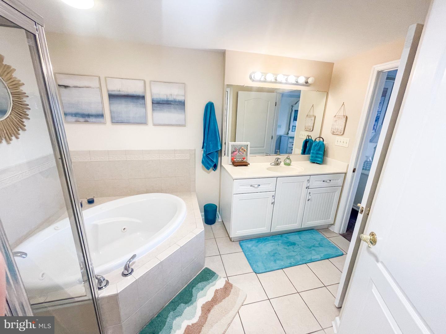 103 Williams St #615 Property Photo 24