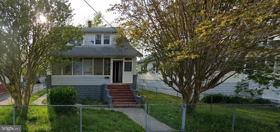 411 MYRTLE ST Property Photo 1