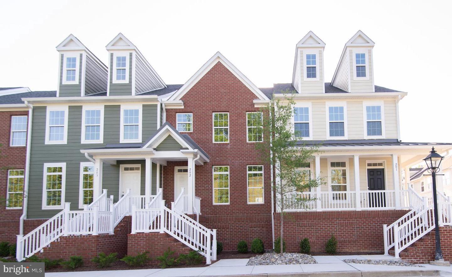 300 DIXON ST #202 Property Photo 1