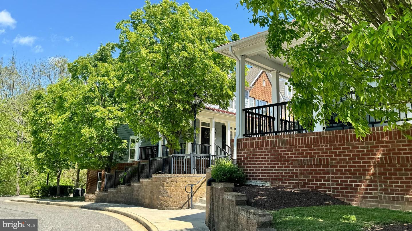 300 Dixon St #204 Property Photo 13