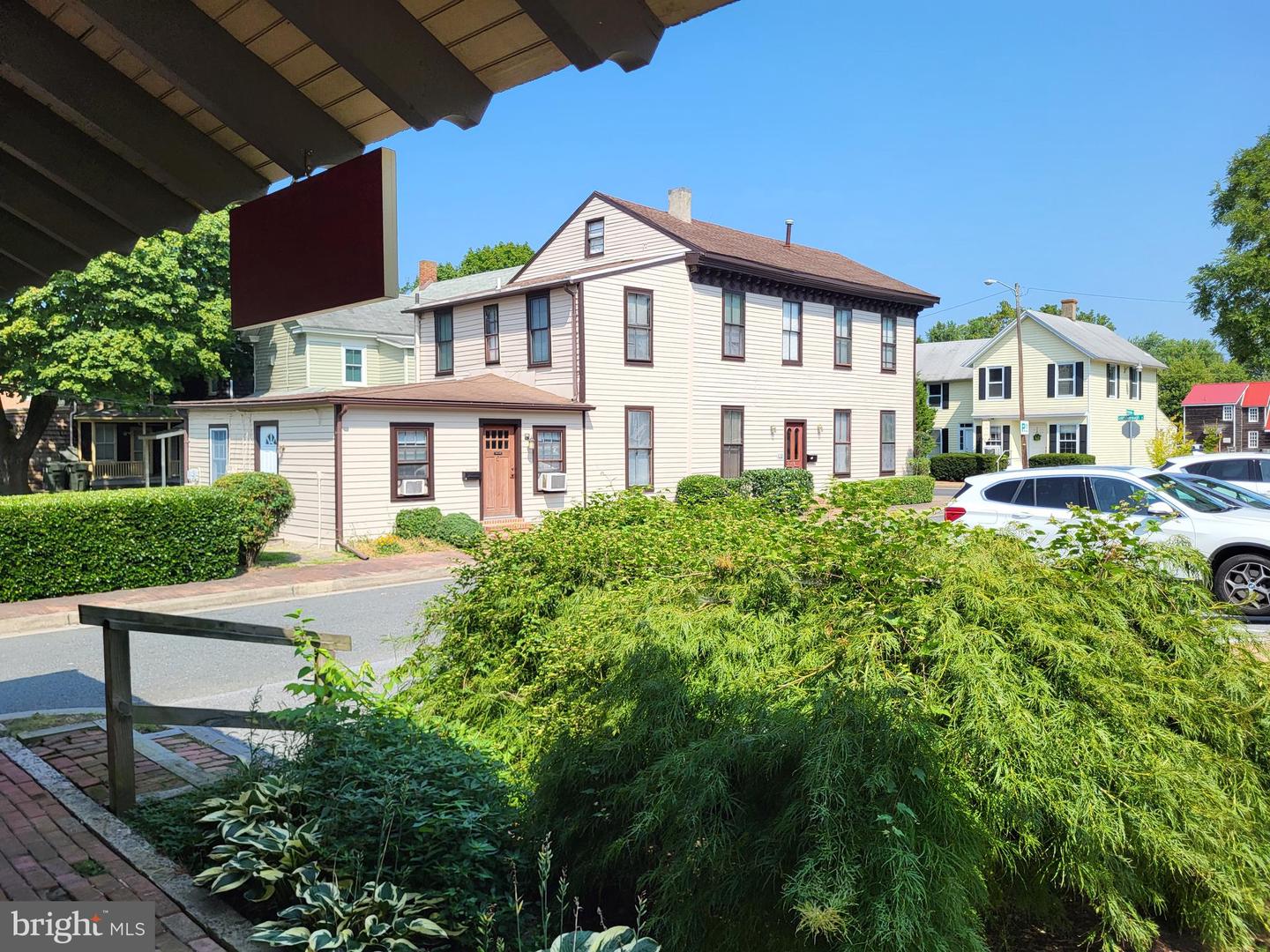 416 Goldsborough St Property Photo 1