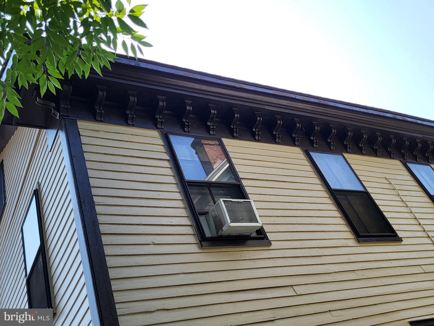 416 Goldsborough St Property Photo 27