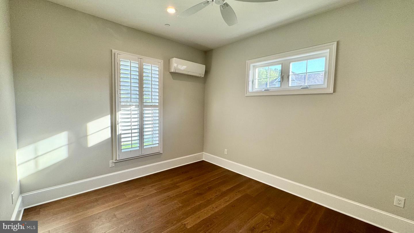 7023 Cheston Way Property Photo 14