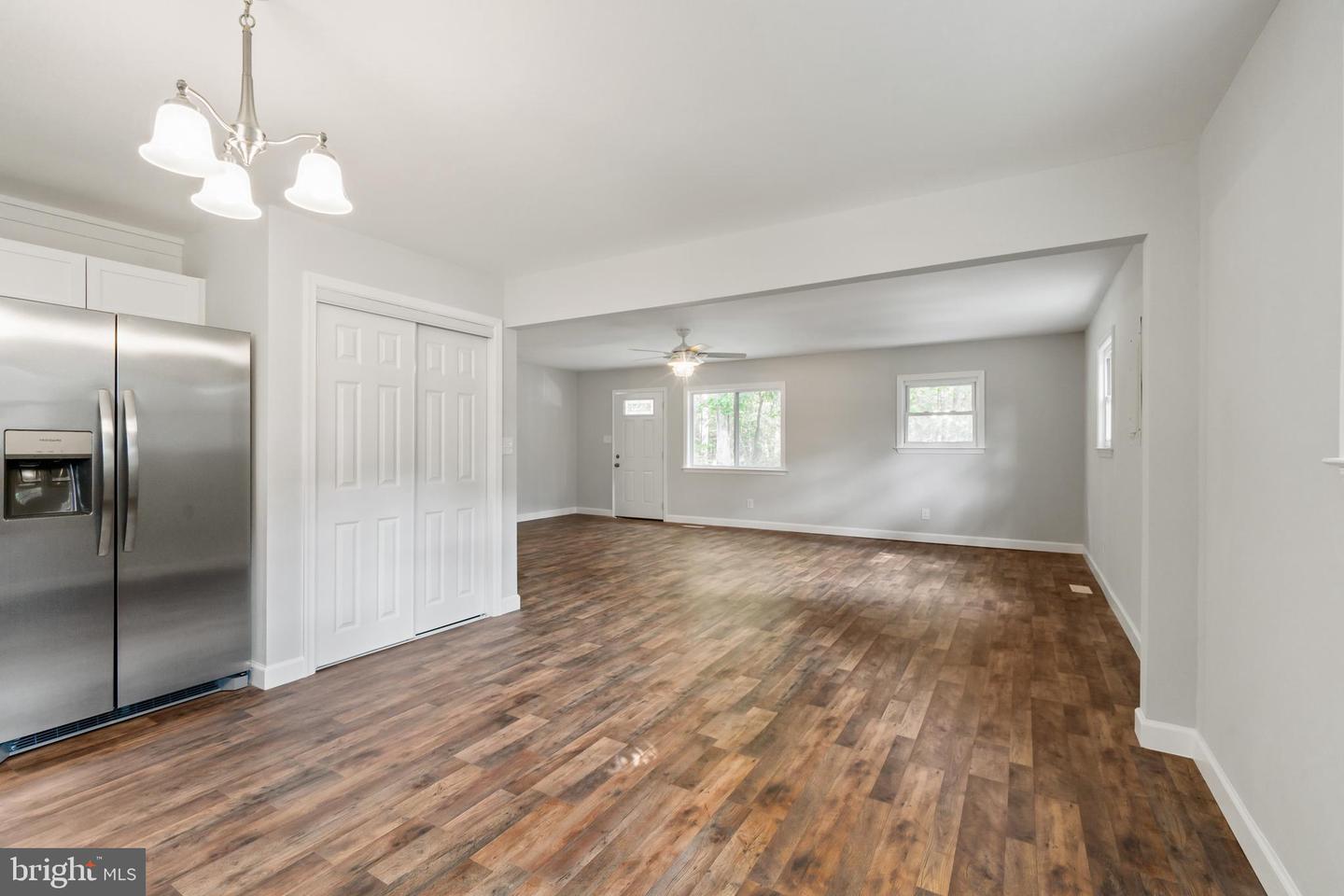8898 New Rd Property Photo 2