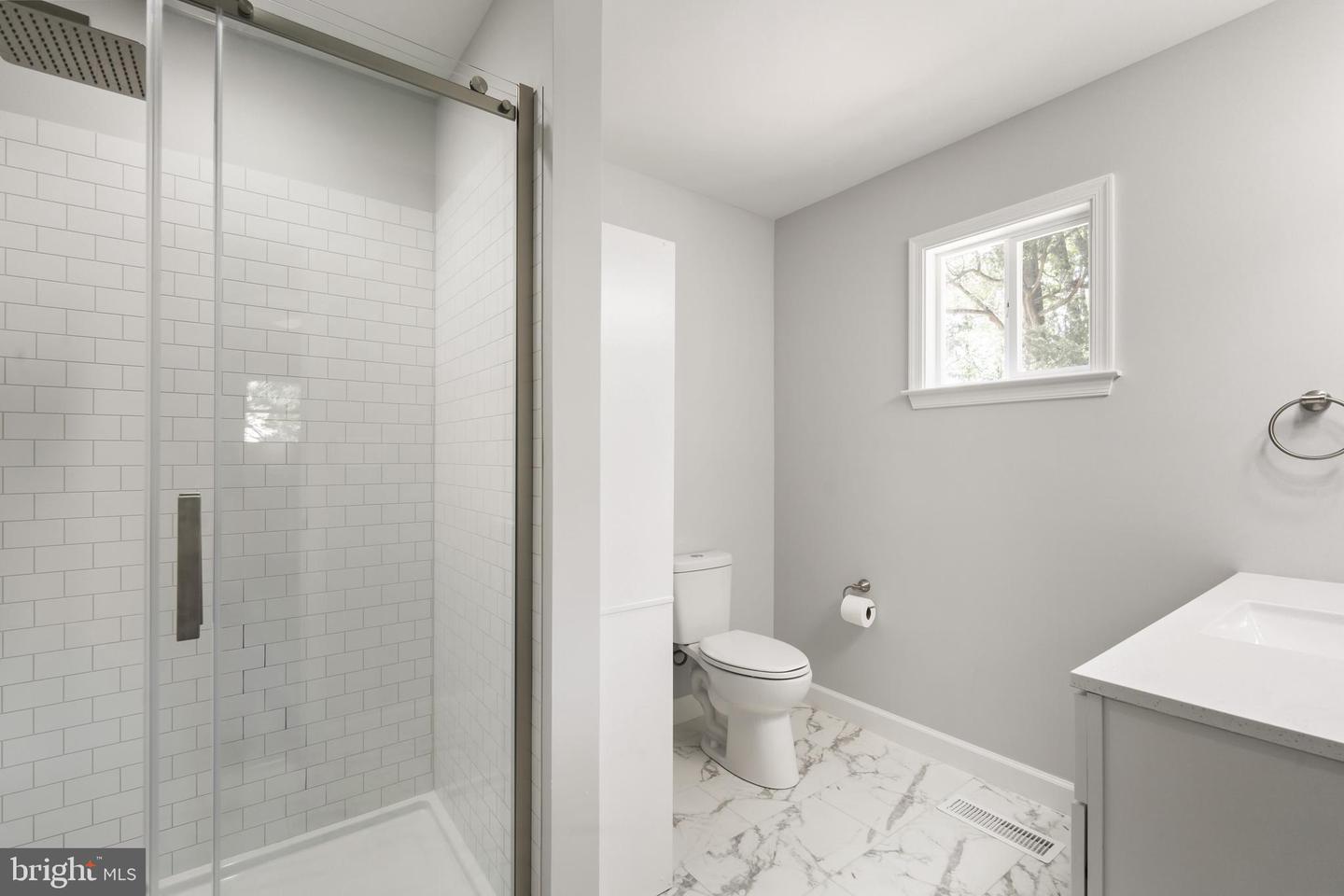 8898 New Rd Property Photo 8