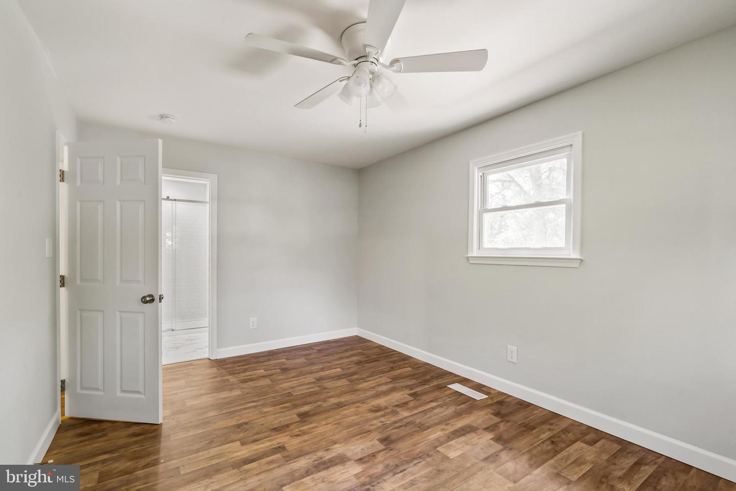 8898 New Rd Property Photo 16
