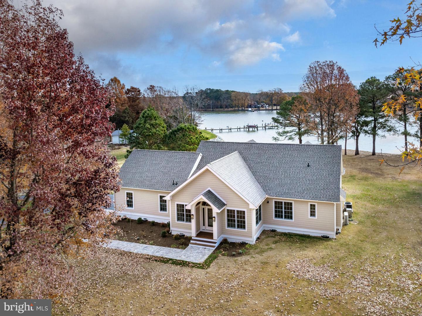 9175 Mallard Point Ct Property Photo 6