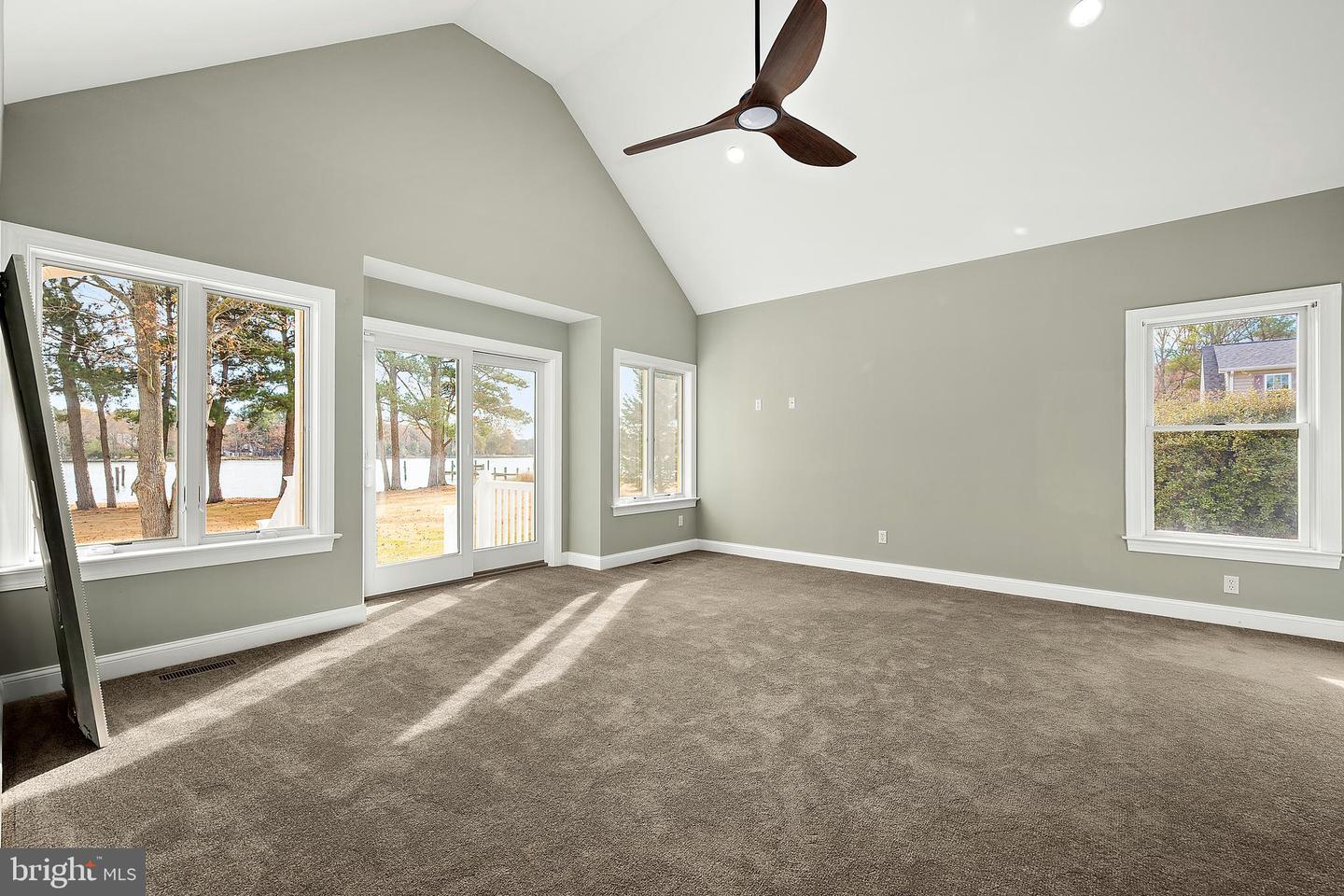 9175 Mallard Point Ct Property Photo 45
